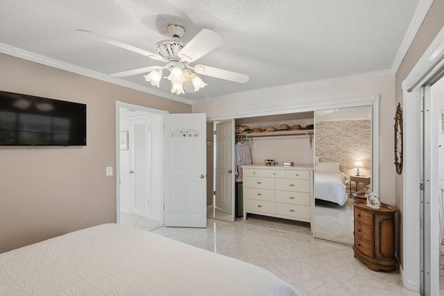 47 Berkshire B Crescent B, West Palm Beach, FL 33417