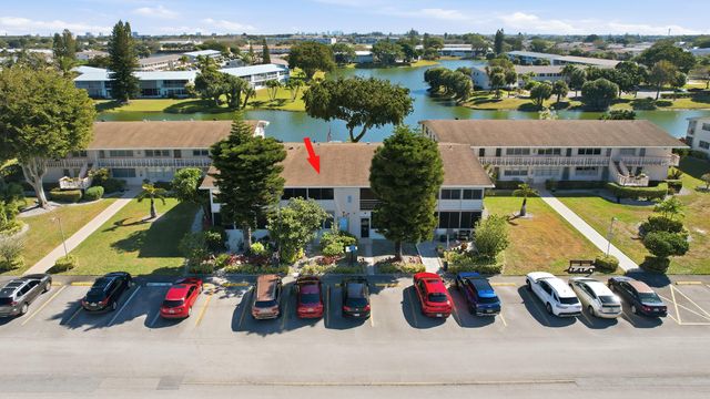 47 Berkshire B Crescent B, West Palm Beach, FL 33417