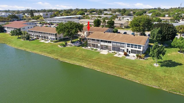 47 Berkshire B Crescent B, West Palm Beach, FL 33417