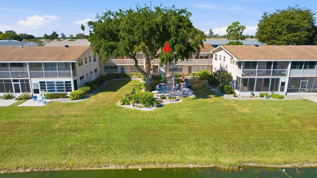 47 Berkshire B Crescent B, West Palm Beach, FL 33417