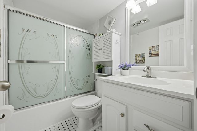 47 Berkshire B Crescent B, West Palm Beach, FL 33417