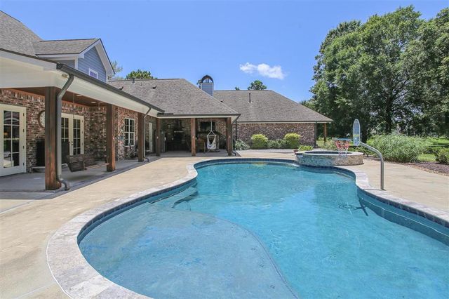 5457 Moulin Rouge Drive, Lake Charles, LA 70605