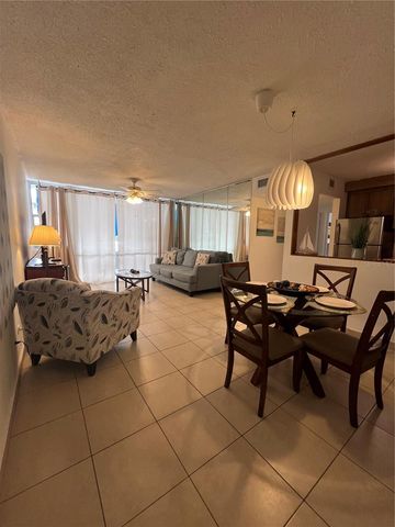 5349 ISLA VERDE AVENUE 402, Carolina, PR 00979