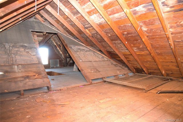 256 Round Hill Road, Florida, NY 10921