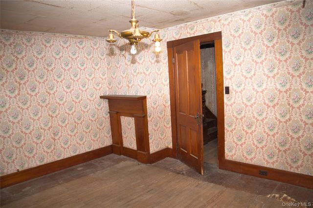 256 Round Hill Road, Florida, NY 10921