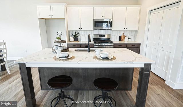 615 ESTATE DR, Mechanicsburg, PA 17055