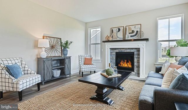 615 ESTATE DR, Mechanicsburg, PA 17055