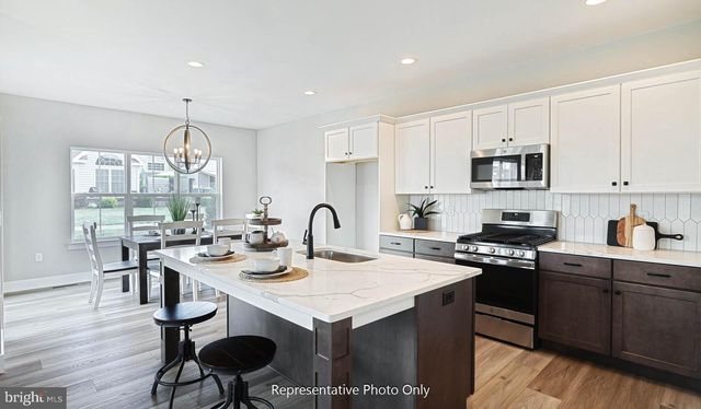 615 ESTATE DR, Mechanicsburg, PA 17055