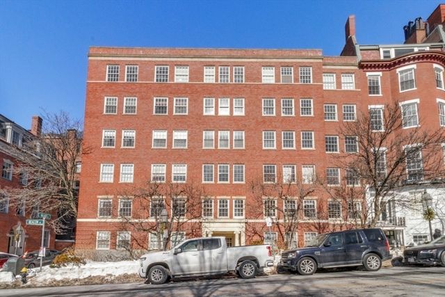 37 Beacon St 23, Boston, MA 02108