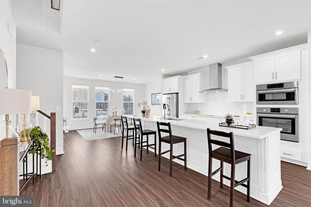 13725 AVIATION PL, Herndon, VA 20171