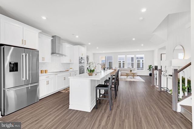 13725 AVIATION PL, Herndon, VA 20171