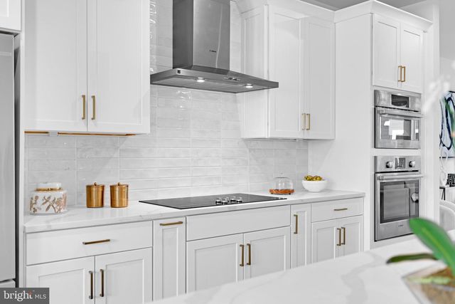 13725 AVIATION PL, Herndon, VA 20171