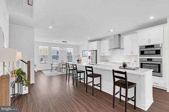 13725 AVIATION PL, Herndon, VA 20171