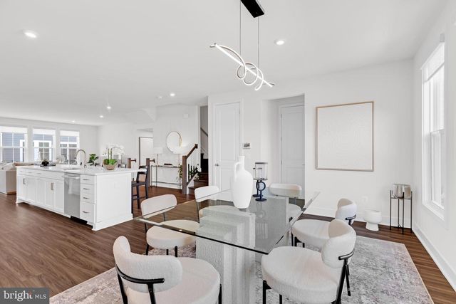 13725 AVIATION PL, Herndon, VA 20171