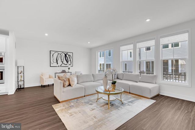 13725 AVIATION PL, Herndon, VA 20171