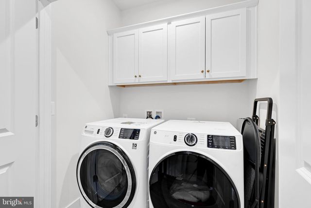 13725 AVIATION PL, Herndon, VA 20171