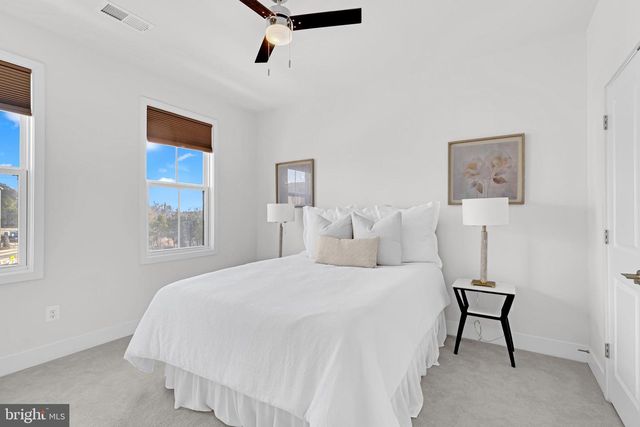 13725 AVIATION PL, Herndon, VA 20171