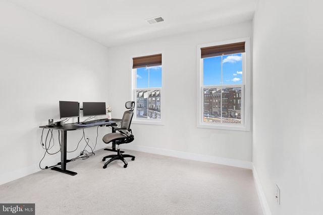 13725 AVIATION PL, Herndon, VA 20171