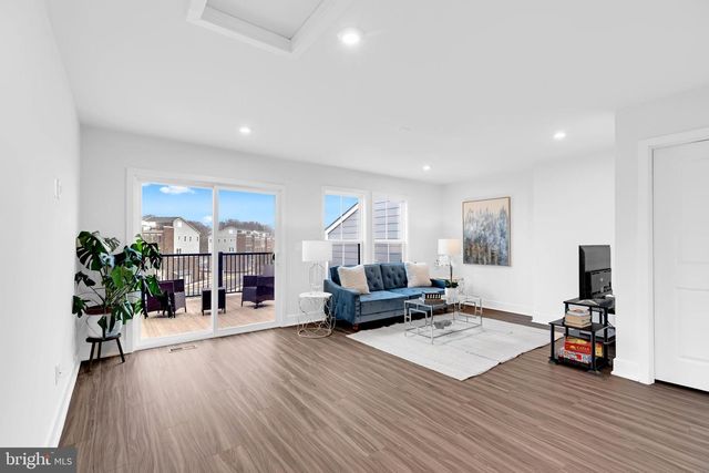 13725 AVIATION PL, Herndon, VA 20171