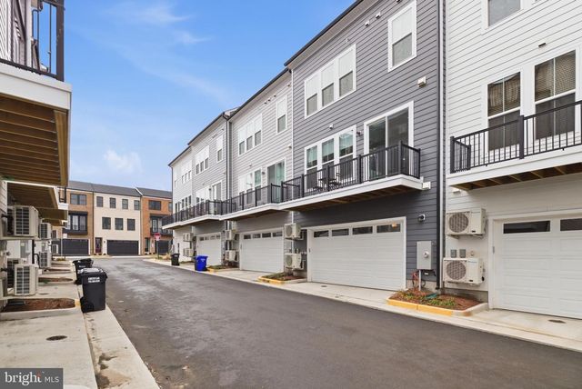 13725 AVIATION PL, Herndon, VA 20171