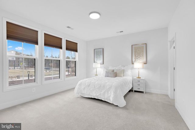 13725 AVIATION PL, Herndon, VA 20171