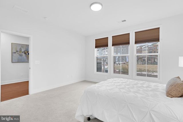 13725 AVIATION PL, Herndon, VA 20171