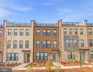 13725 AVIATION PL, Herndon, VA 20171