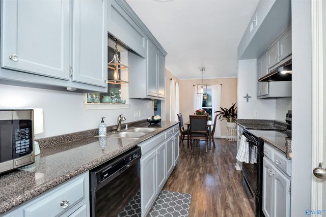 2446 Clovis Road SW, Huntsville, AL 35803