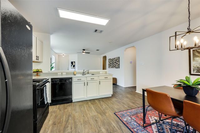 11321 Autumn Ash DR, Manchaca, TX 78652