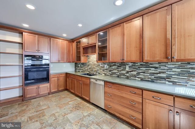 287 DUKE ST, Ephrata, PA 17522