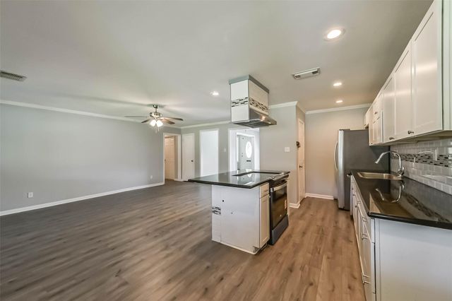 10822 Sagegulf Lane, Houston, TX 77089