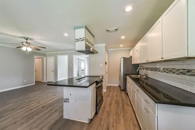 10822 Sagegulf Lane, Houston, TX 77089