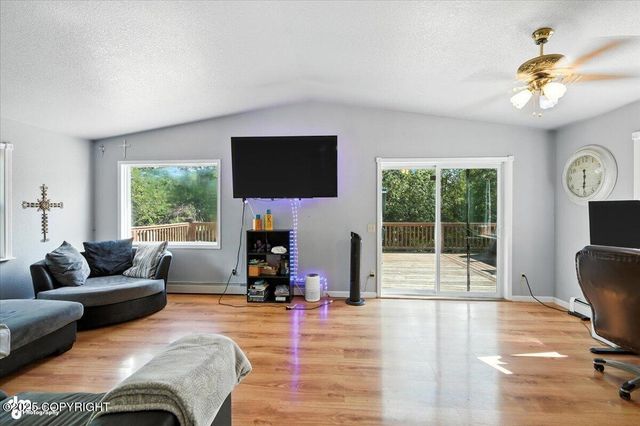 1060 E McAdoo Way, Wasilla, AK 99654