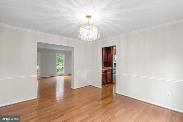 1119 HALESWORTH DR, Potomac, MD 20854