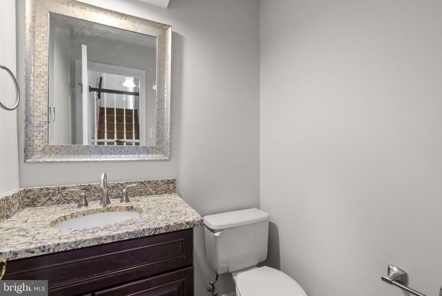 1119 HALESWORTH DR, Potomac, MD 20854