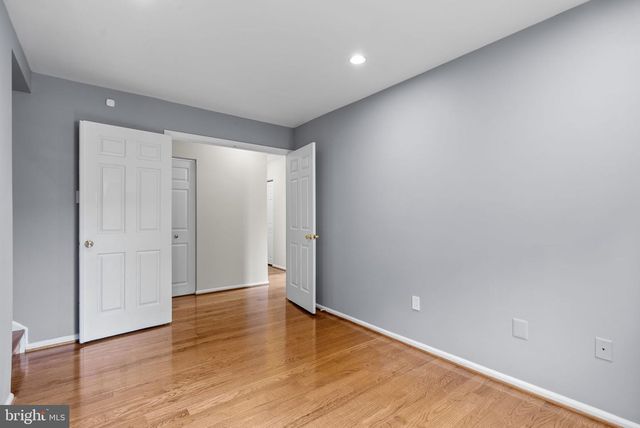 1119 HALESWORTH DR, Potomac, MD 20854