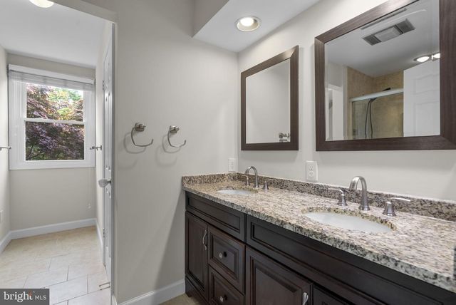 1119 HALESWORTH DR, Potomac, MD 20854