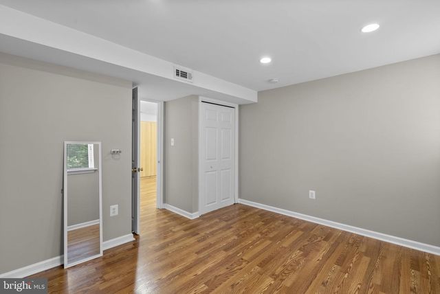 1119 HALESWORTH DR, Potomac, MD 20854