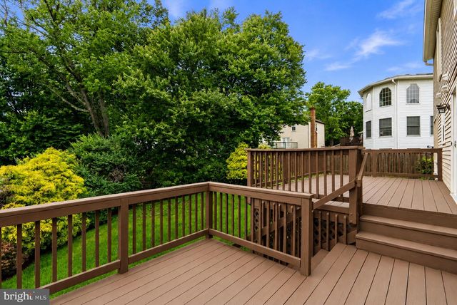 1119 HALESWORTH DR, Potomac, MD 20854