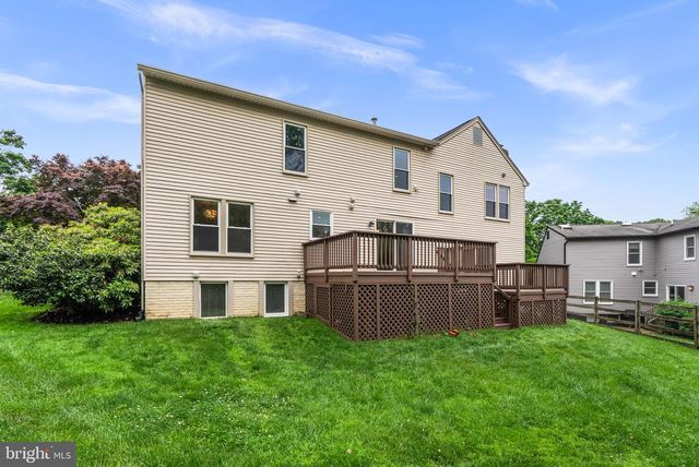 1119 HALESWORTH DR, Potomac, MD 20854