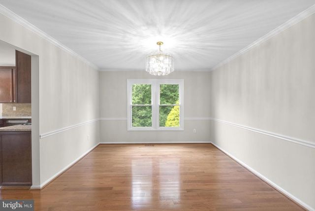 1119 HALESWORTH DR, Potomac, MD 20854