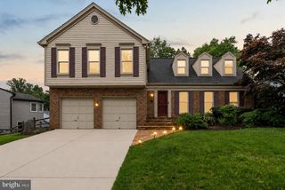 1119 HALESWORTH DR, Potomac, MD 20854