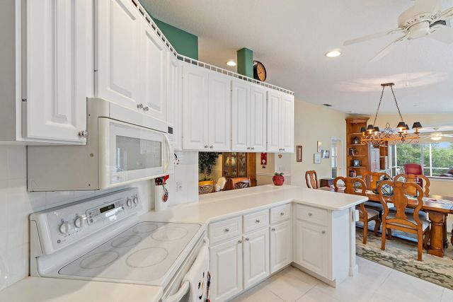 9054 SE Hawks Nest Court, Hobe Sound, FL 33455