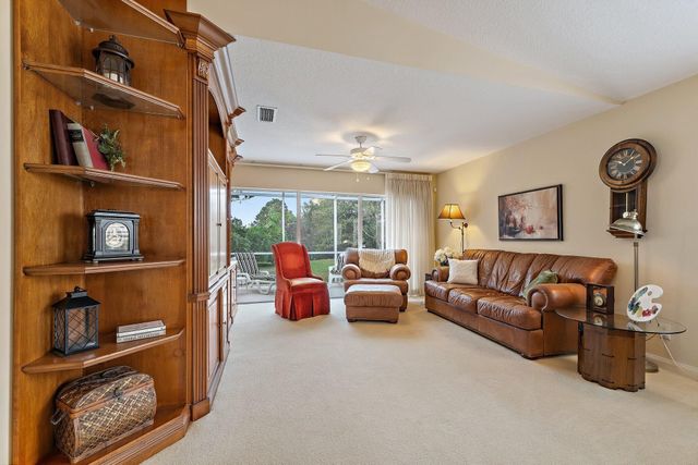 9054 SE Hawks Nest Court, Hobe Sound, FL 33455