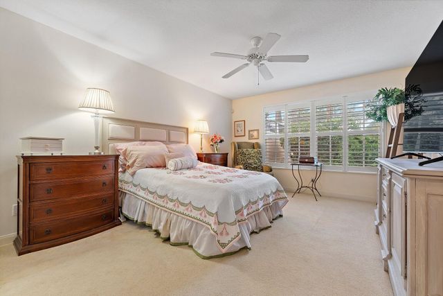 9054 SE Hawks Nest Court, Hobe Sound, FL 33455