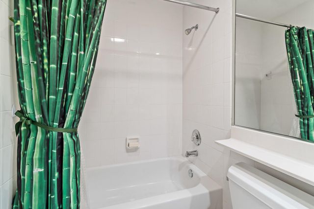 9054 SE Hawks Nest Court, Hobe Sound, FL 33455