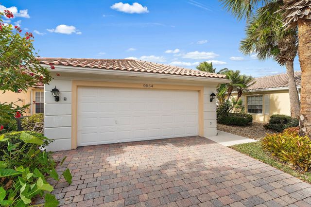 9054 SE Hawks Nest Court, Hobe Sound, FL 33455