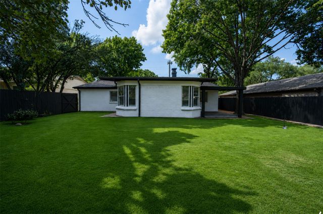2912 White Oak Lane, Bedford, TX 76021