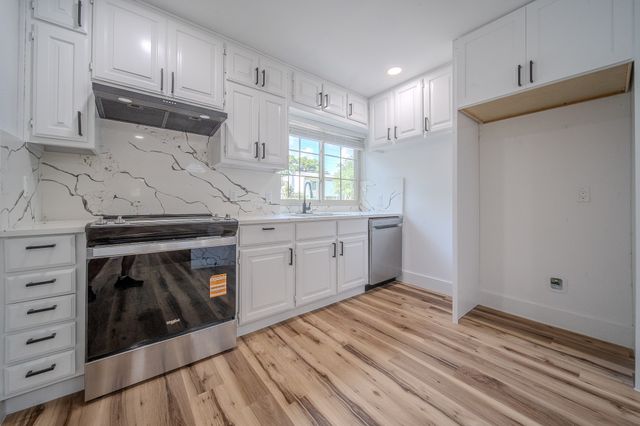 2912 White Oak Lane, Bedford, TX 76021