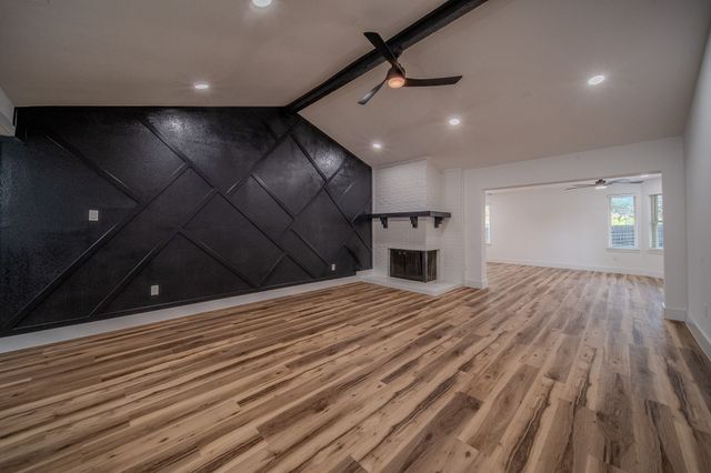 2912 White Oak Lane, Bedford, TX 76021
